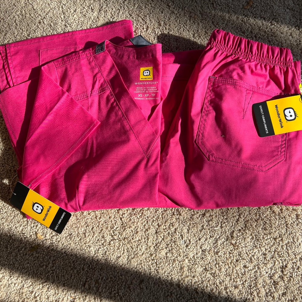 Wonderwink scrub set